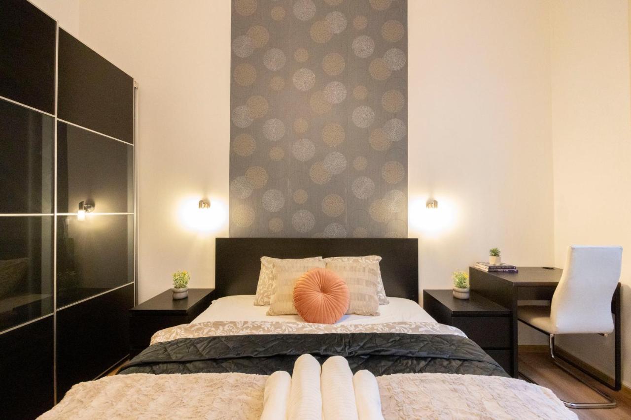 Spacious & Cozy Central Apartment W/ Terrace Budapest Extérieur photo