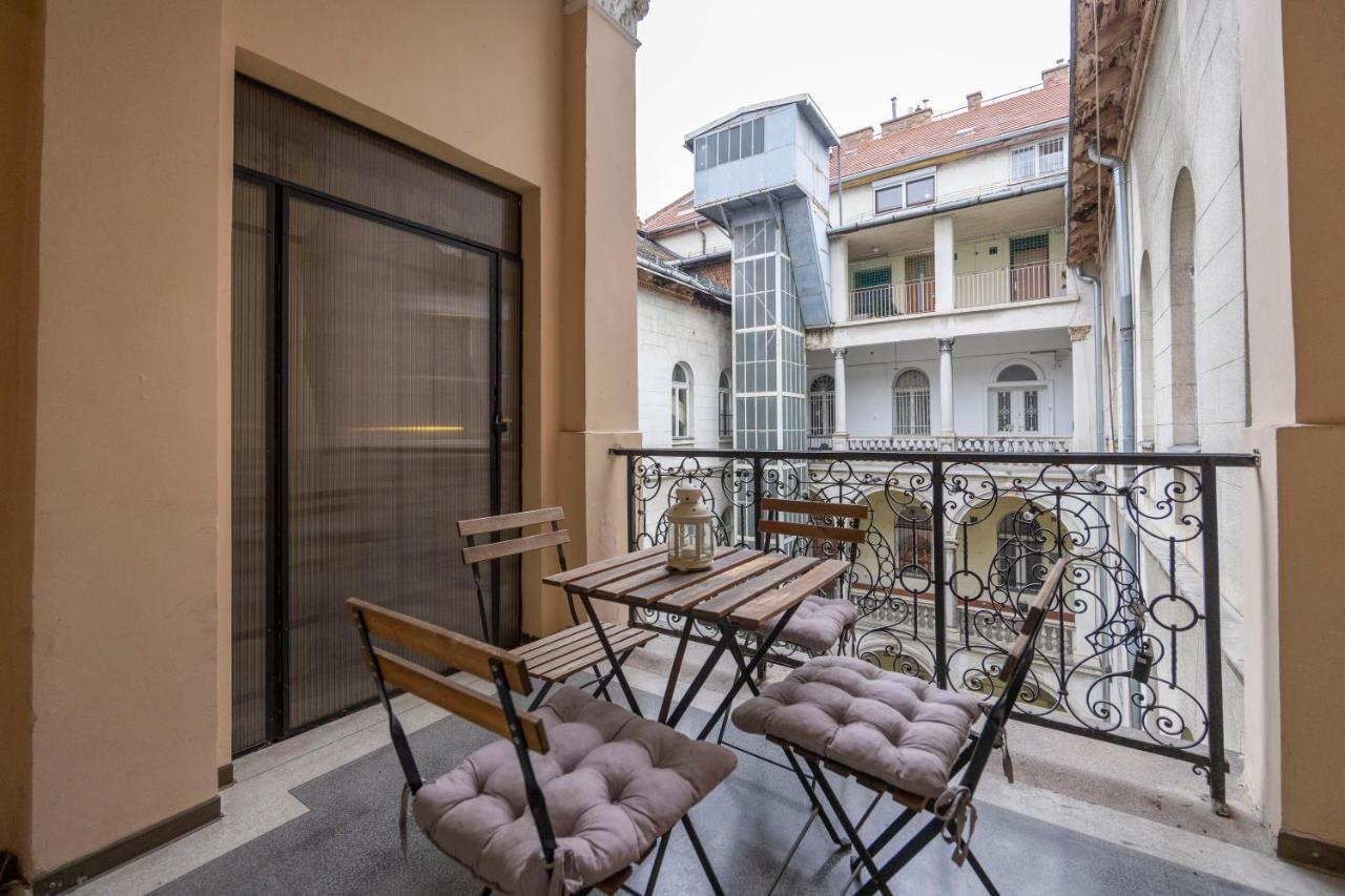Spacious & Cozy Central Apartment W/ Terrace Budapest Extérieur photo