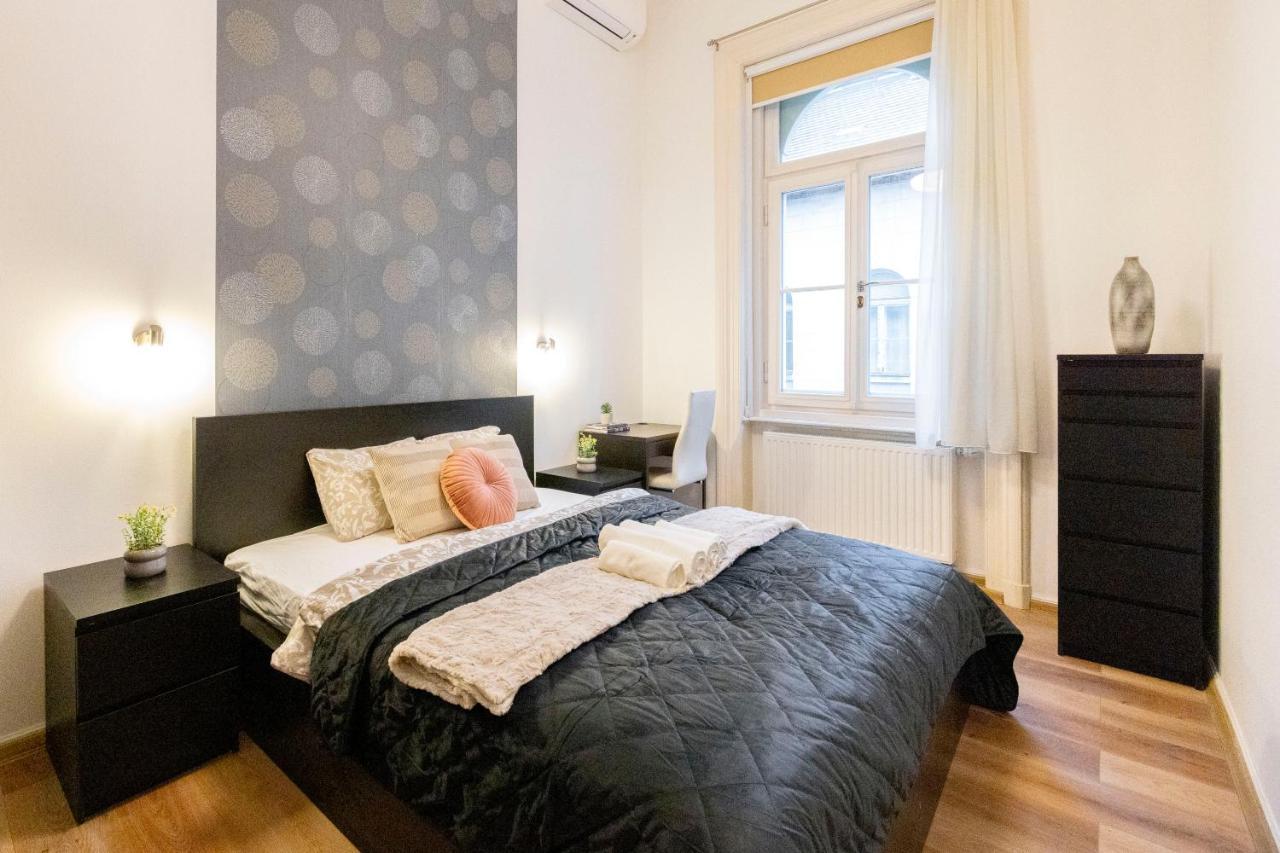 Spacious & Cozy Central Apartment W/ Terrace Budapest Extérieur photo