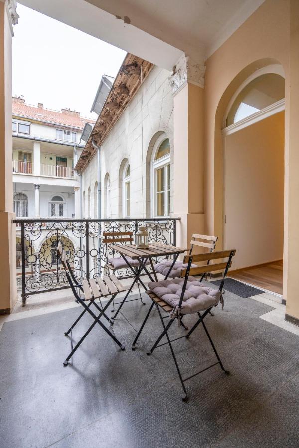 Spacious & Cozy Central Apartment W/ Terrace Budapest Extérieur photo